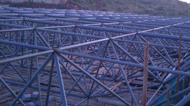 日照概述网架加工中对钢材的质量的过细恳求